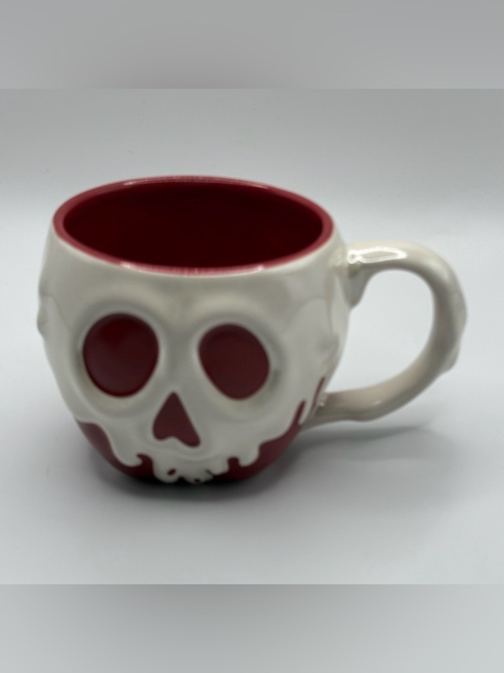 Disney Snow White Evil Queen Poison Apple Skull 2012 Red White Coffee Mug